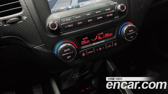 Kia K3 2015 — photo 17