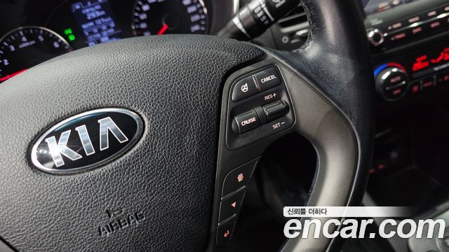 Kia K3 2015 — photo 20