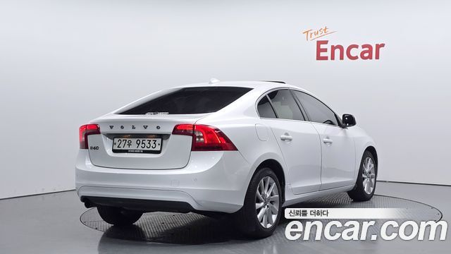 Volvo S60 2015 — photo 2