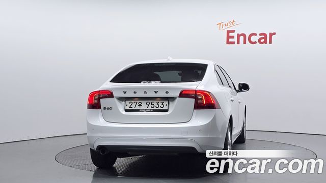 Volvo S60 2015 — photo 4