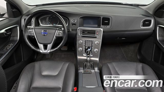 Volvo S60 2015 — photo 10