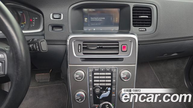 Volvo S60 2015 — photo 21