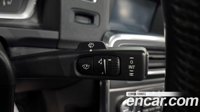 Volvo S60 2015 — photo 28
