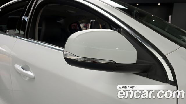 Volvo S60 2015 — photo 34