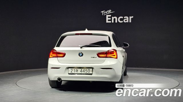 BMW 1-Series 2018 — photo 4