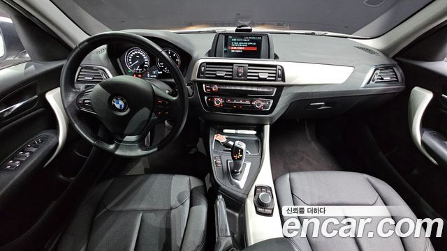 BMW 1-Series 2018 — photo 10
