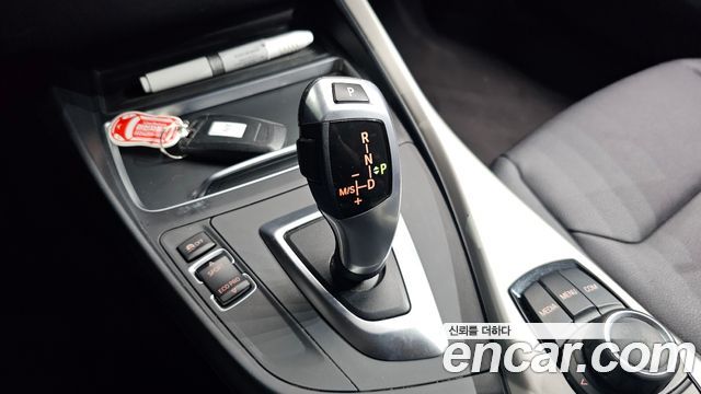 BMW 1-Series 2018 — photo 12