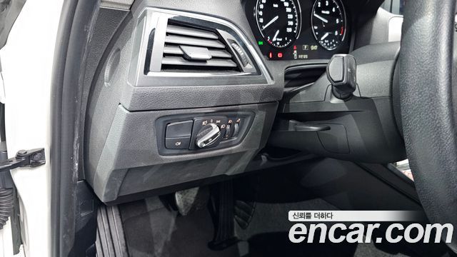 BMW 1-Series 2018 — photo 25