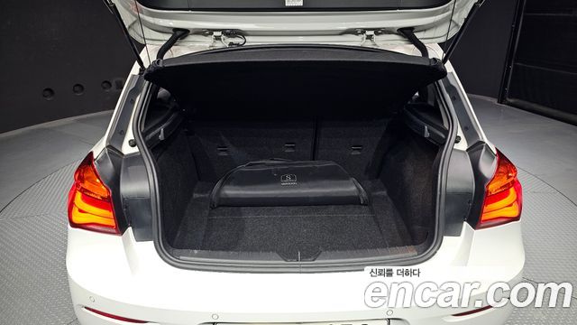 BMW 1-Series 2018 — photo 26