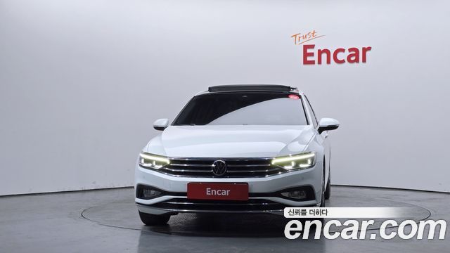 Volkswagen Passat 2022 — photo 3