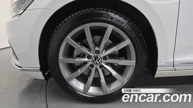 Volkswagen Passat 2022 — photo 5