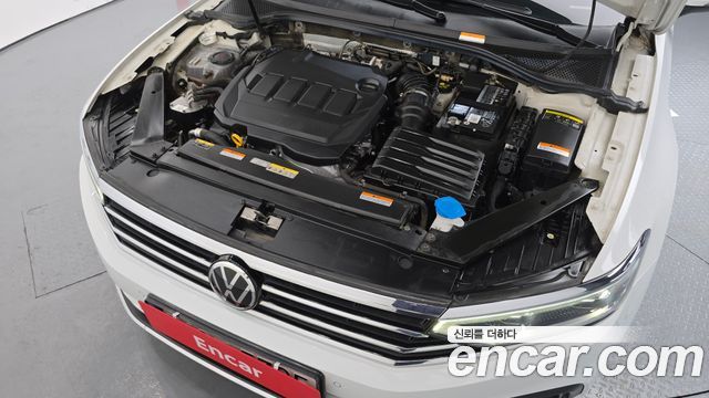 Volkswagen Passat 2022 — photo 6