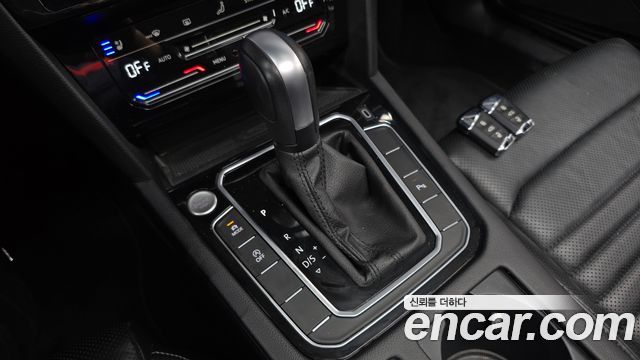 Volkswagen Passat 2022 — photo 12