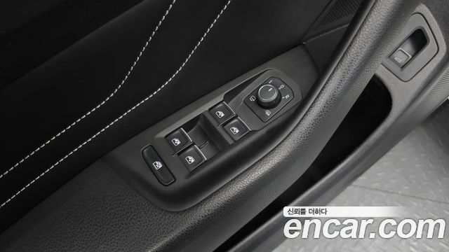 Volkswagen Passat 2022 — photo 22
