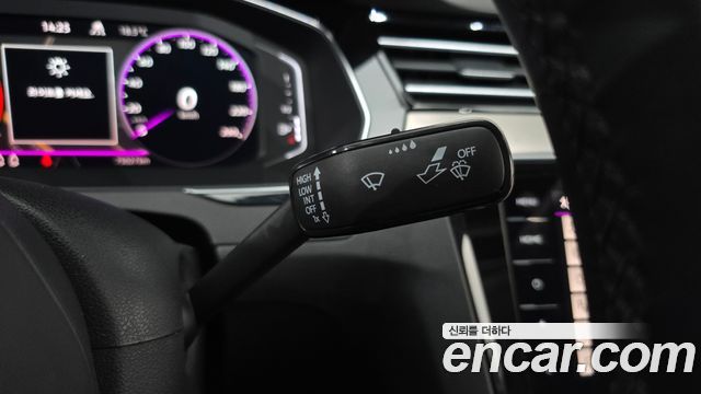 Volkswagen Passat 2022 — photo 28