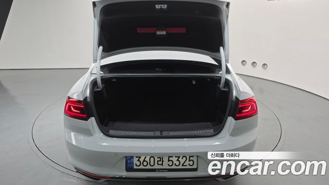 Volkswagen Passat 2022 — photo 34