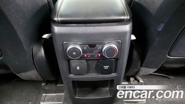Ford Explorer 2020 — photo 24