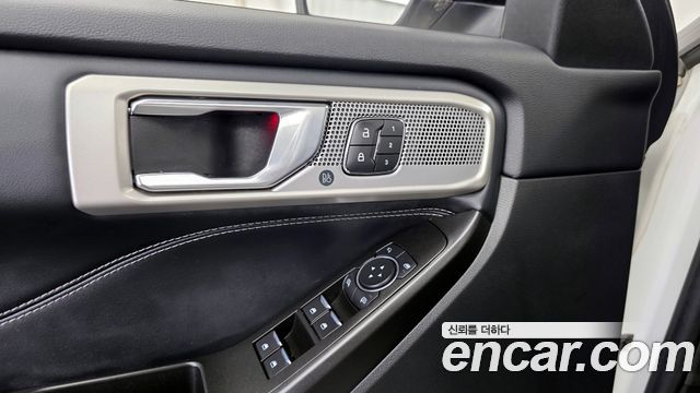 Ford Explorer 2020 — photo 28