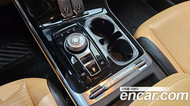 Kia Canival 2021 — photo 12