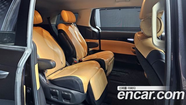 Kia Canival 2021 — photo 17