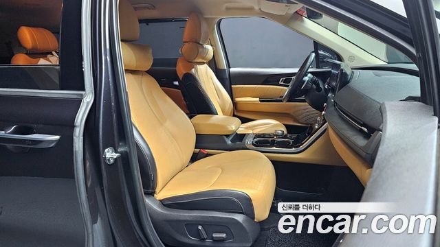 Kia Canival 2021 — photo 16