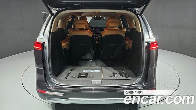 Kia Canival 2021 — photo 27