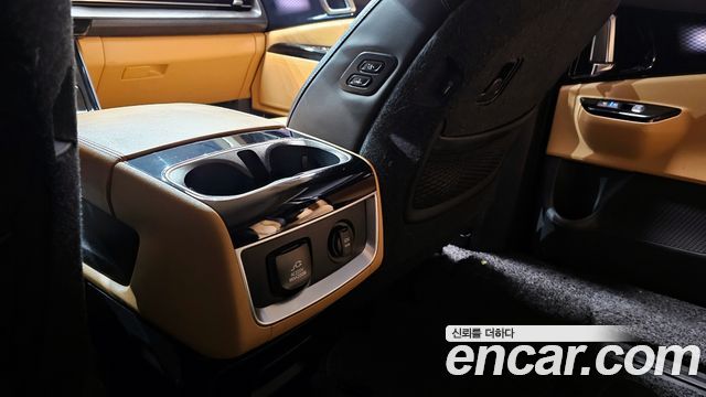 Kia Canival 2021 — photo 33