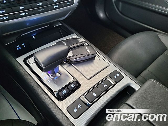 Genesis G80 2018 — photo 9