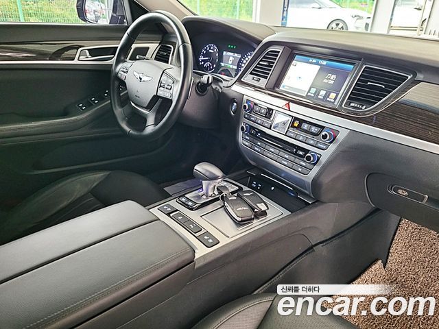 Genesis G80 2018 — photo 16