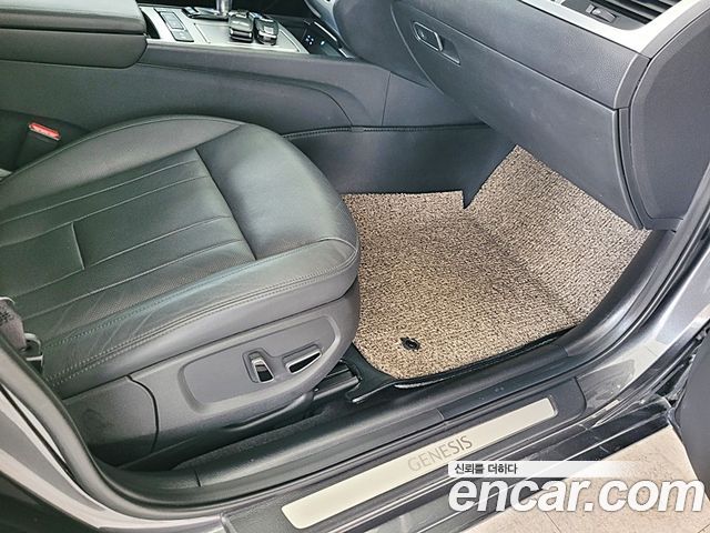Genesis G80 2018 — photo 18