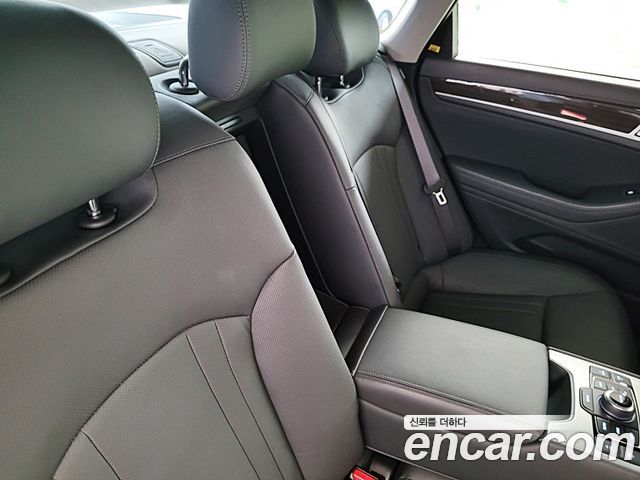 Genesis G80 2018 — photo 19