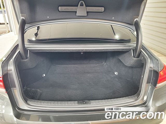 Genesis G80 2018 — photo 20