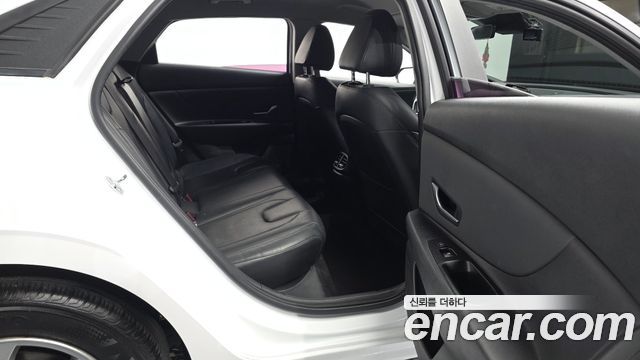 Hyundai AVANTE 2021 — photo 12