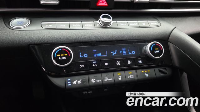 Hyundai AVANTE 2021 — photo 17