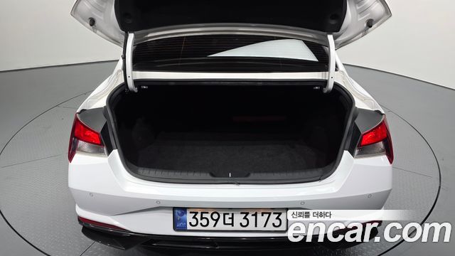 Hyundai AVANTE 2021 — photo 20