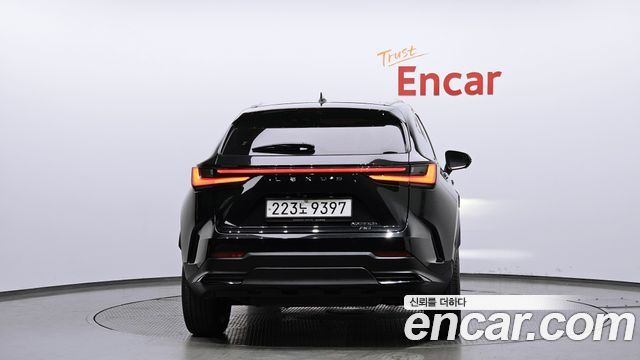 Lexus NX 2023 — photo 4