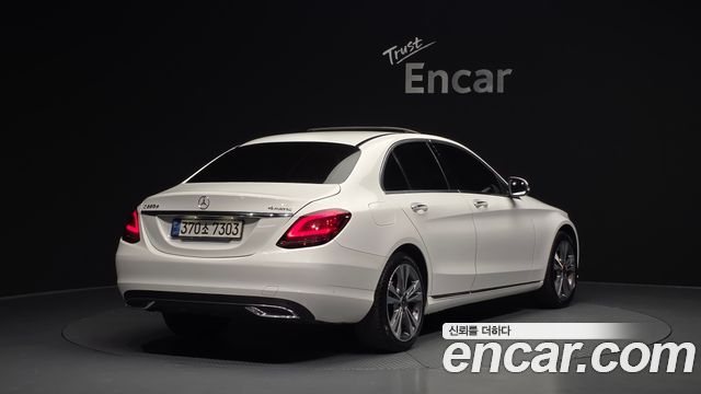 Mercedes-Benz C-Class 2021 — photo 2
