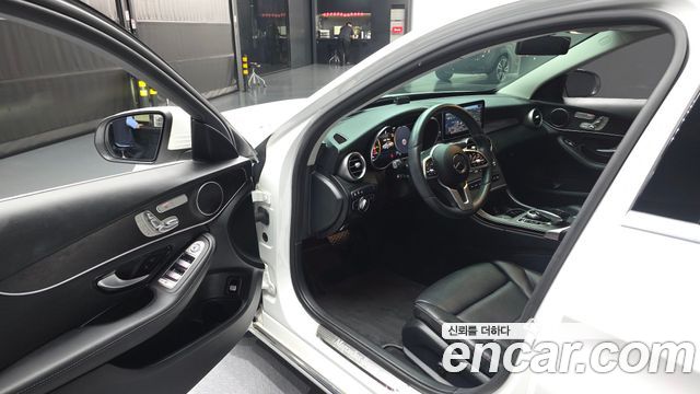 Mercedes-Benz C-Class 2021 — photo 10
