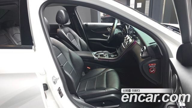Mercedes-Benz C-Class 2021 — photo 11