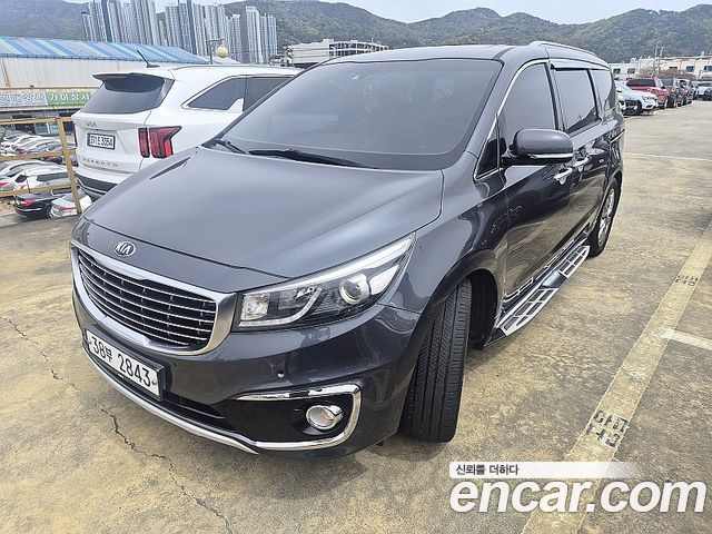 Kia Canival 2015 — photo 1