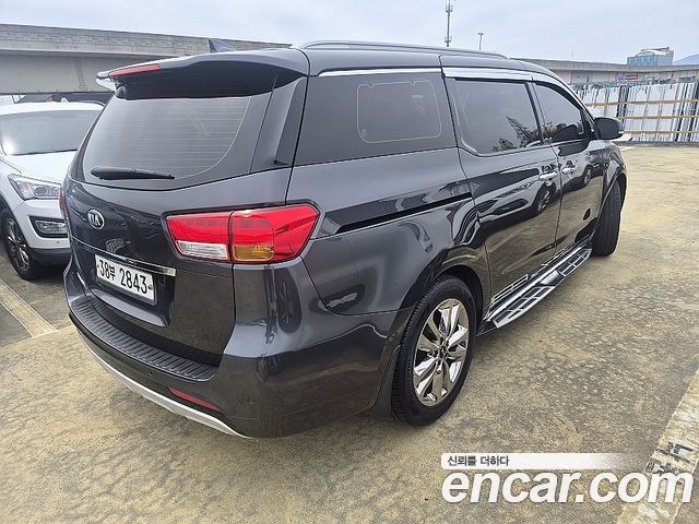 Kia Canival 2015 — photo 2