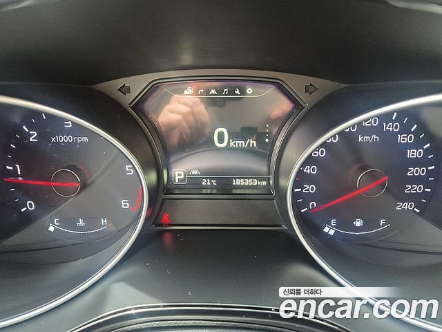 Kia Canival 2015 — photo 8