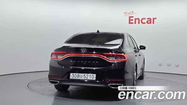 Hyundai Grandeur 2017 — photo 4