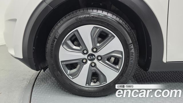 Kia Niro 2018 — photo 5
