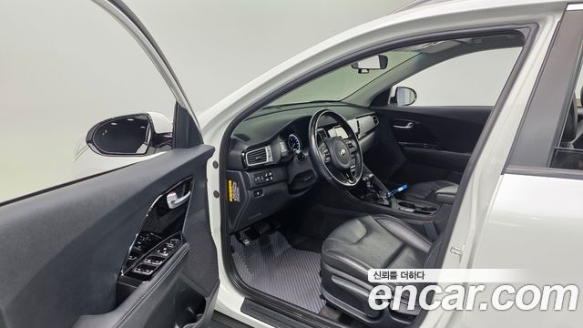 Kia Niro 2018 — photo 10