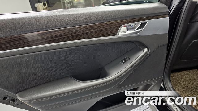 Genesis G80 2020 — photo 15