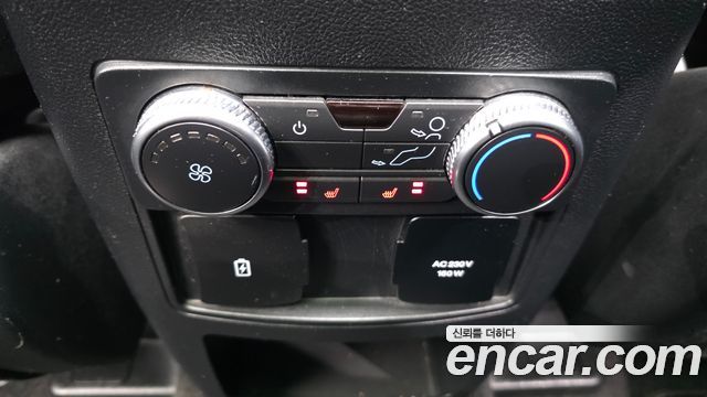Ford Explorer 2020 — photo 25
