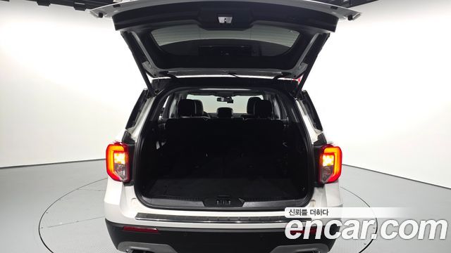 Ford Explorer 2020 — photo 26