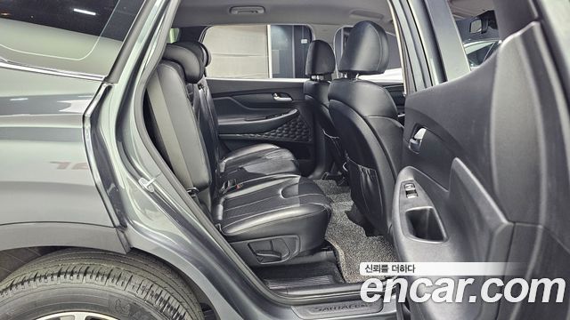 Hyundai Santafe 2019 — photo 18