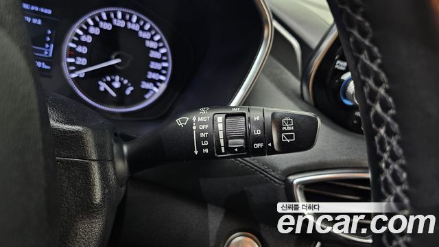 Hyundai Santafe 2019 — photo 28